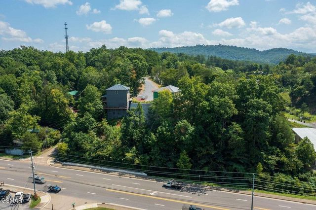 1130 Lee Cardwell Circle, Pigeon Forge, TN 37863