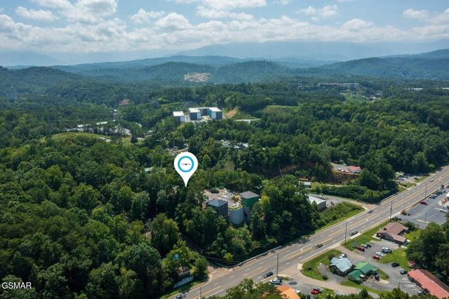 1130 Lee Cardwell Circle, Pigeon Forge, TN 37863