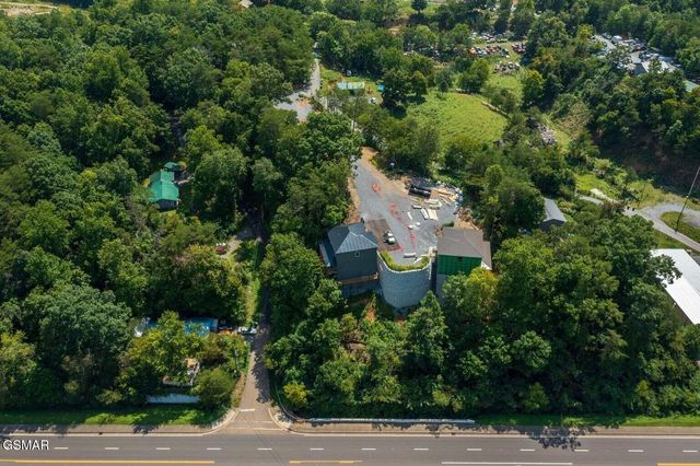 1130 Lee Cardwell Circle, Pigeon Forge, TN 37863