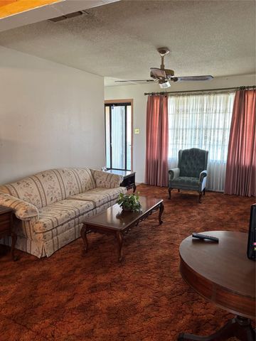 1102 Anthony Drive, Ennis, TX 75119
