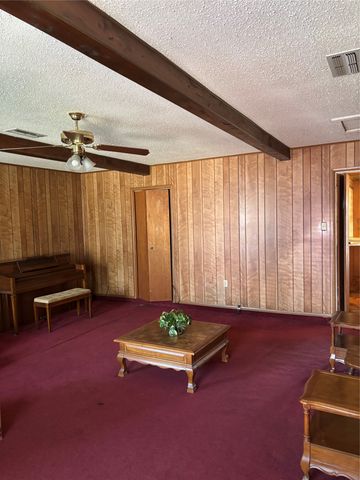 1102 Anthony Drive, Ennis, TX 75119
