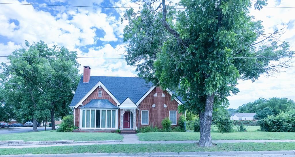 1001 W Walnut, Coleman, TX 76834