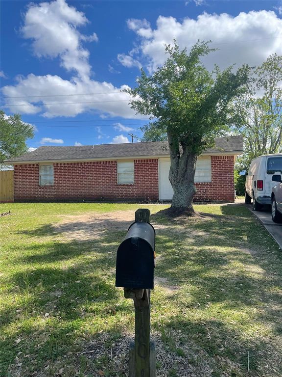 1801 Cardinal Drive, League City, TX 77573