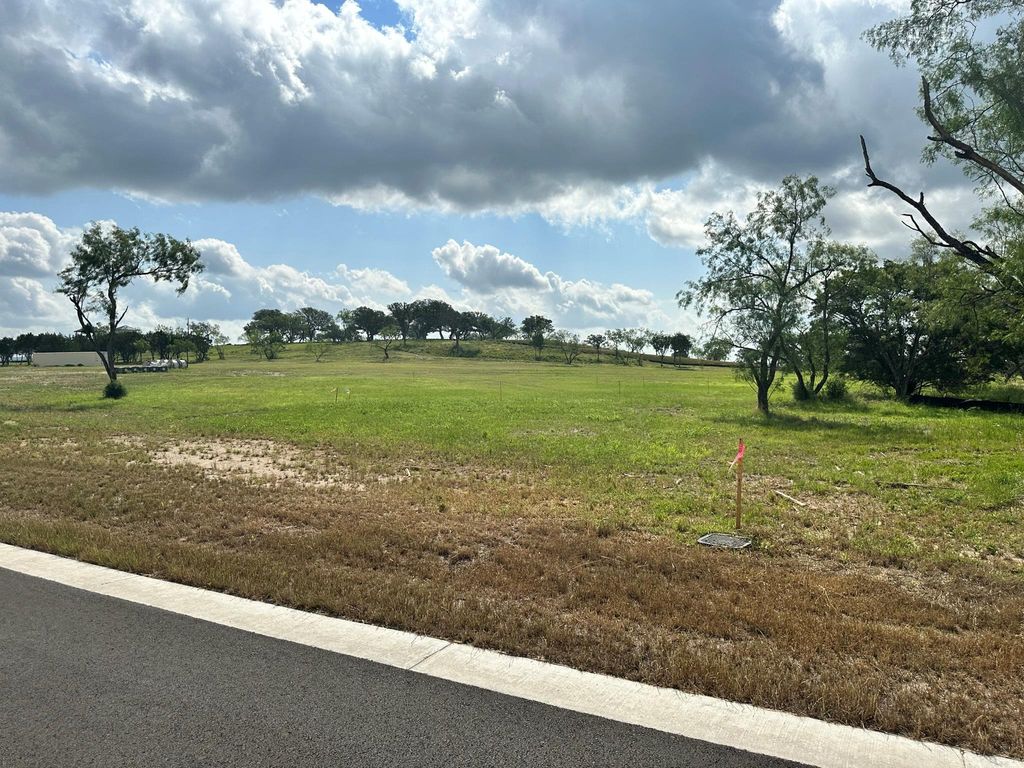 163 Landings WAY, Spicewood, TX 78669