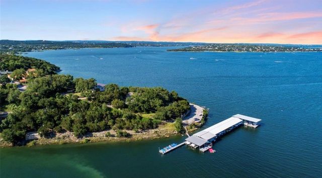 2107 Chisholm TRL, Spicewood, TX 78669