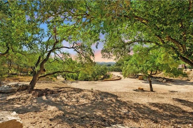 2107 Chisholm TRL, Spicewood, TX 78669