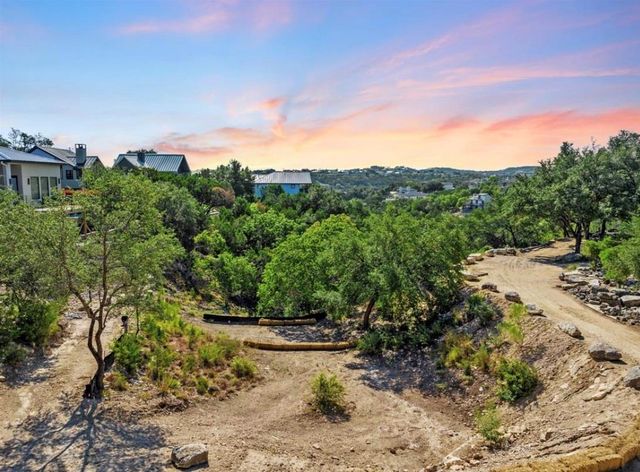 2107 Chisholm TRL, Spicewood, TX 78669