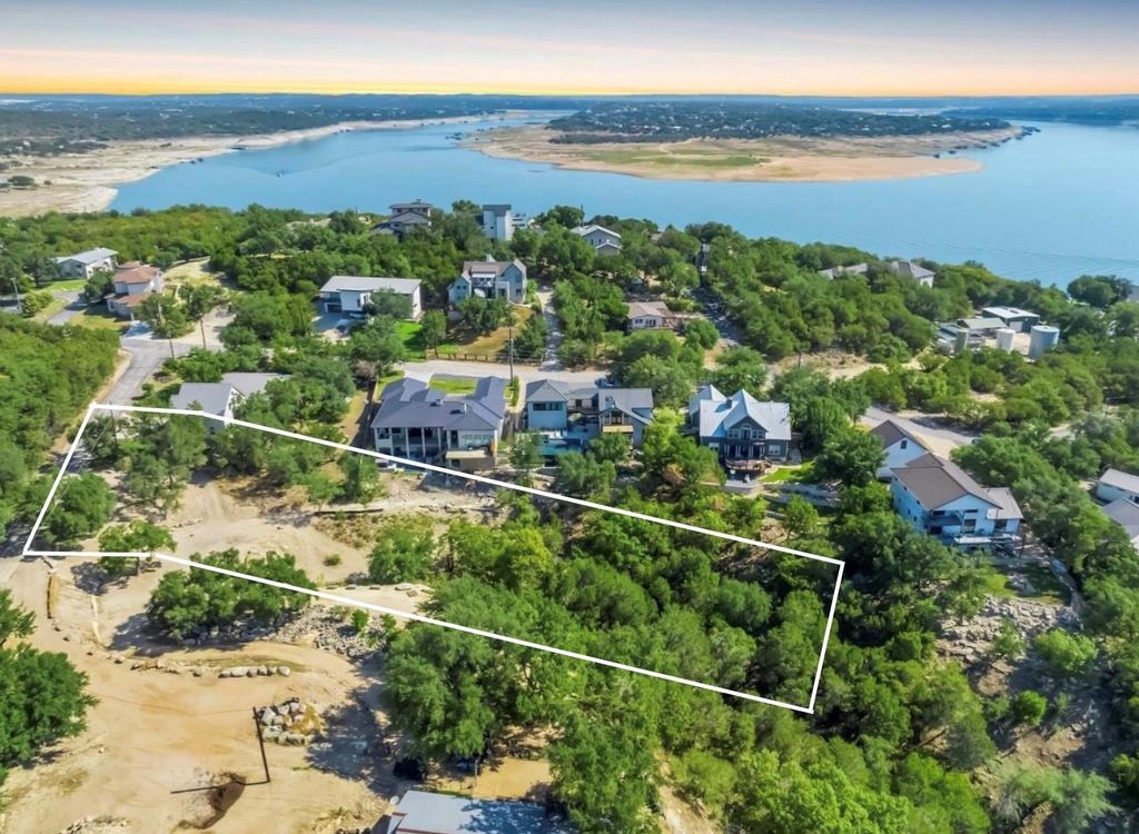 2107 Chisholm TRL, Spicewood, TX 78669