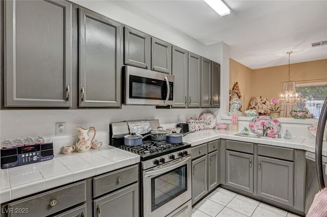 7450 South Eastern Avenue 1024, Las Vegas, NV 89123