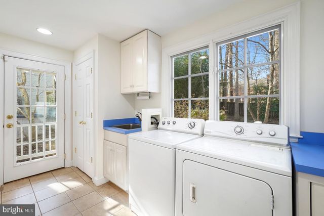 7700 BRICKYARD RD, Potomac, MD 20854