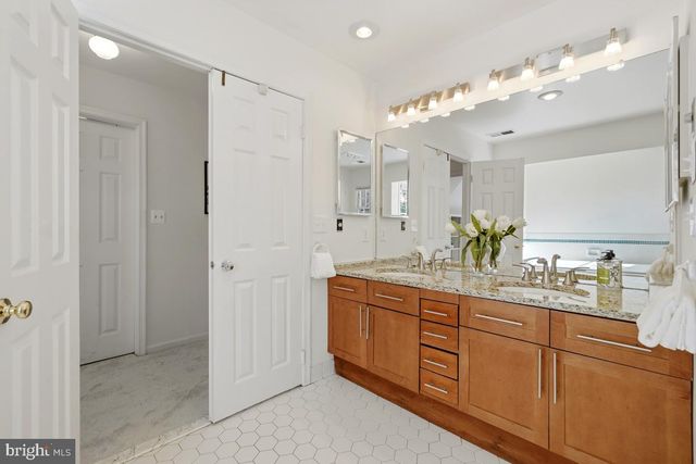 7700 BRICKYARD RD, Potomac, MD 20854