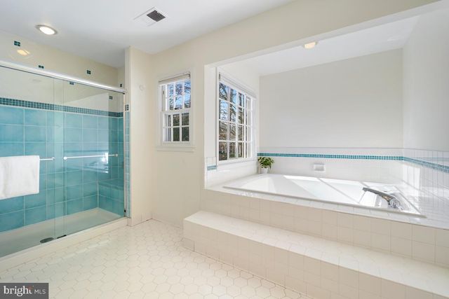 7700 BRICKYARD RD, Potomac, MD 20854