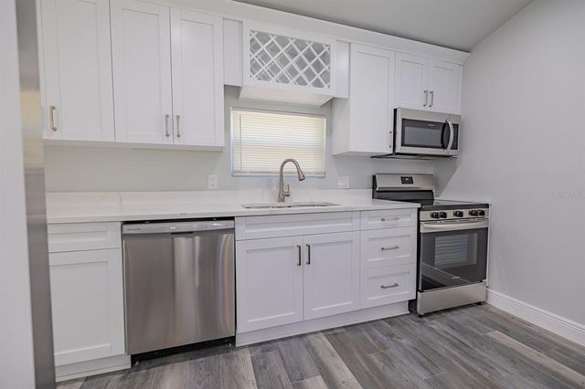 2335 W BEACH STREET, Tampa, FL 33607