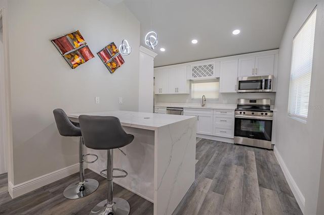 2335 W BEACH STREET, Tampa, FL 33607