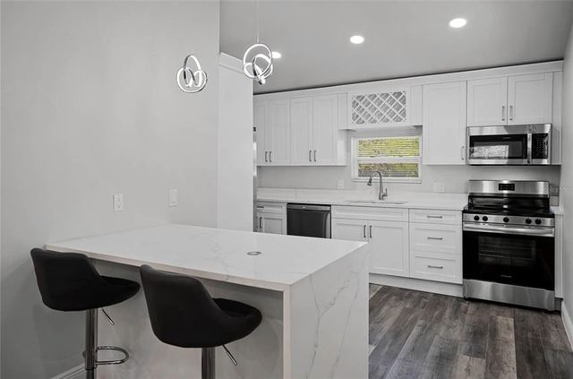 2335 W BEACH STREET, Tampa, FL 33607
