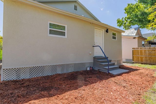 2335 W BEACH STREET, Tampa, FL 33607
