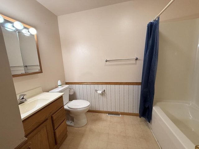 1530 FALCON WAY, Sheboygan Falls, WI 53085
