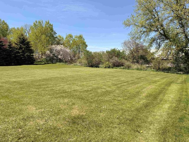 1530 FALCON WAY, Sheboygan Falls, WI 53085