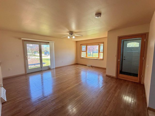 1530 FALCON WAY, Sheboygan Falls, WI 53085