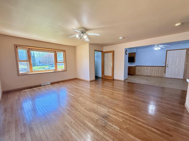 1530 FALCON WAY, Sheboygan Falls, WI 53085