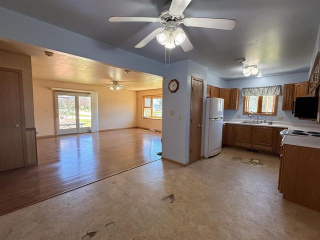 1530 FALCON WAY, Sheboygan Falls, WI 53085