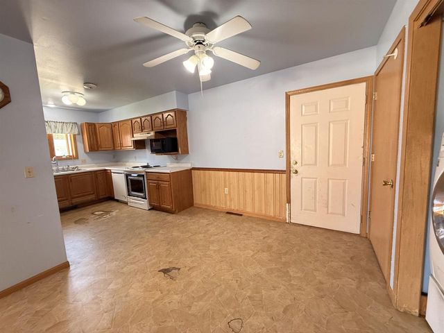 1530 FALCON WAY, Sheboygan Falls, WI 53085
