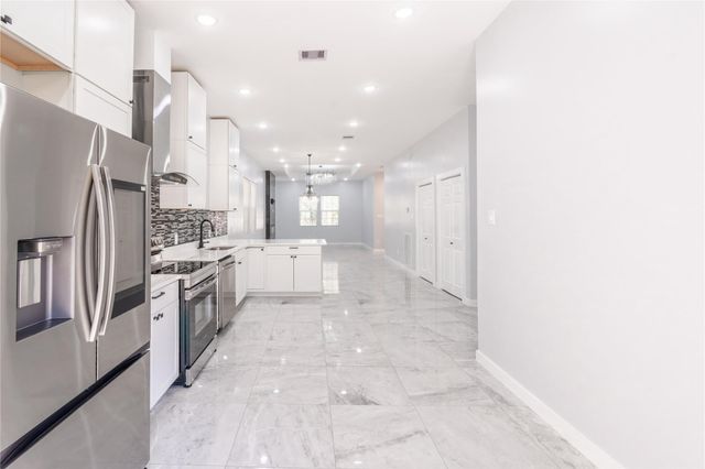 164 County Road 3370, Cleveland, TX 77327