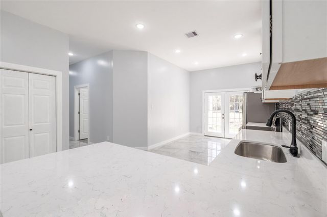 164 County Road 3370, Cleveland, TX 77327