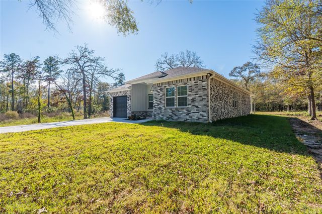 164 County Road 3370, Cleveland, TX 77327
