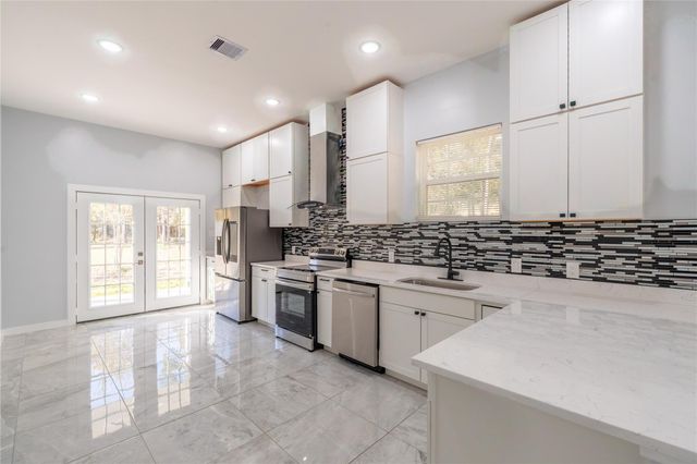 164 County Road 3370, Cleveland, TX 77327