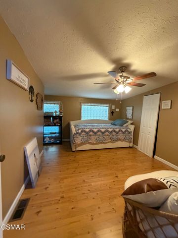 109 Ridgefield Dr Drive, Dandridge, TN 37725