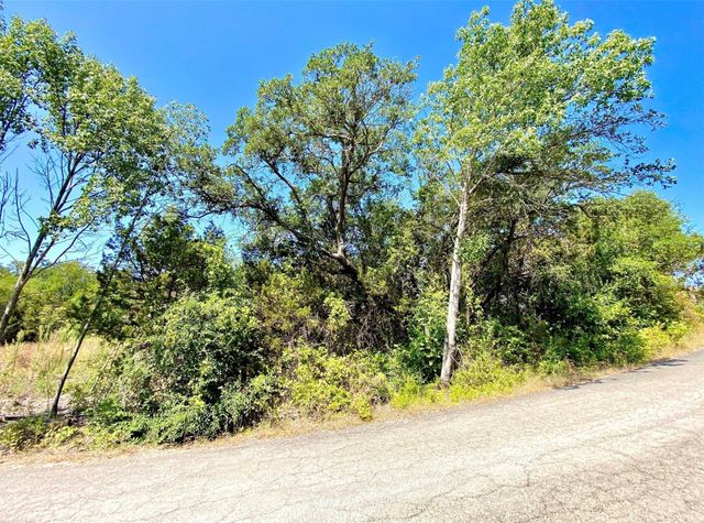 5106 Stoneridge Drive, Granbury, TX 76048