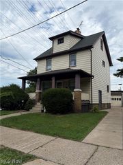 1057 Mozina Drive, Cleveland, OH 44119