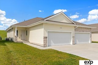 8218 S 178th Street, Omaha, NE 68136