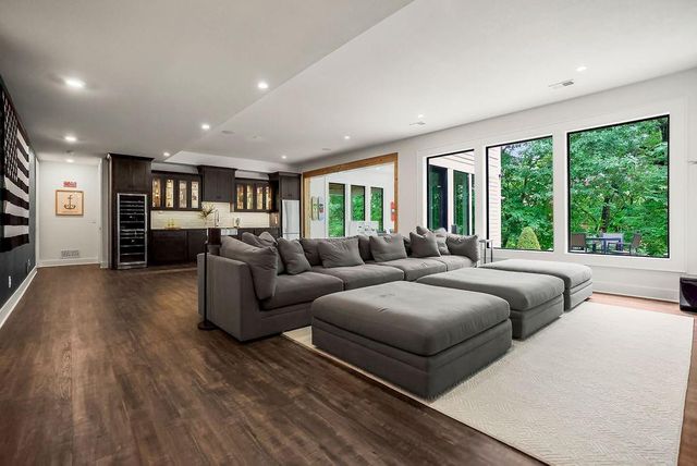 4951 NW Canyon Road, Lee's Summit, MO 64064
