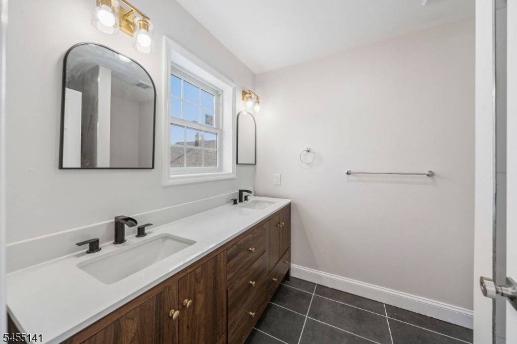 259 Madison Ave, Newark City, NJ 07108 — photo 4