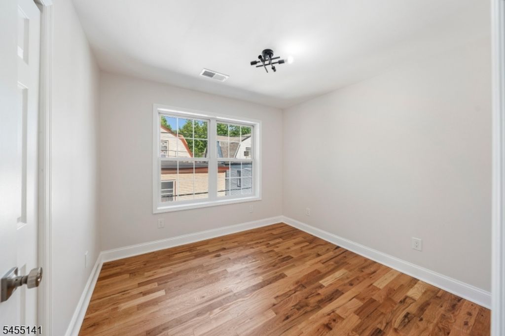 259 Madison Ave, Newark City, NJ 07108 — photo 5