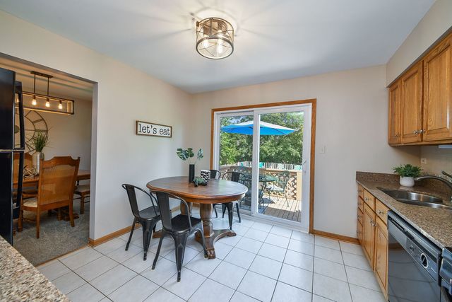 2287 Durham Drive, Wheaton, IL 60189
