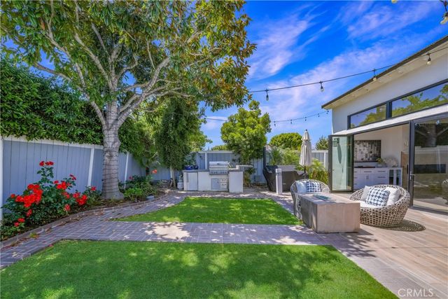 1827 Mariners Drive, Newport Beach, CA 92660