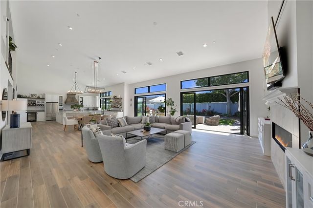 1827 Mariners Drive, Newport Beach, CA 92660