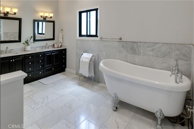 1827 Mariners Drive, Newport Beach, CA 92660