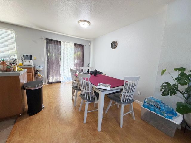 9572 S Coast Ln, Elk Grove, CA 95758