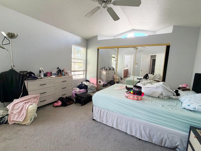 9572 S Coast Ln, Elk Grove, CA 95758