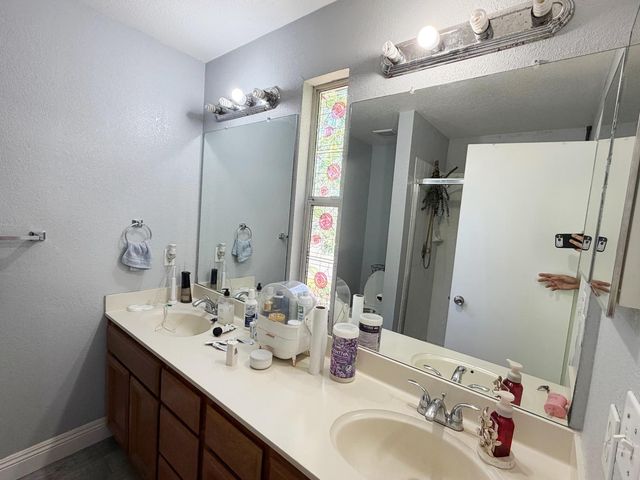 9572 S Coast Ln, Elk Grove, CA 95758