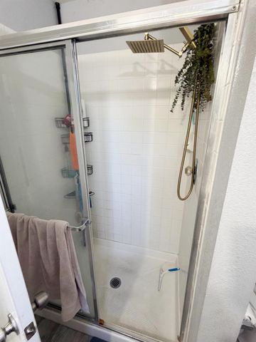 9572 S Coast Ln, Elk Grove, CA 95758