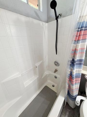 9572 S Coast Ln, Elk Grove, CA 95758