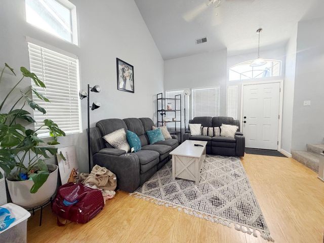 9572 S Coast Ln, Elk Grove, CA 95758