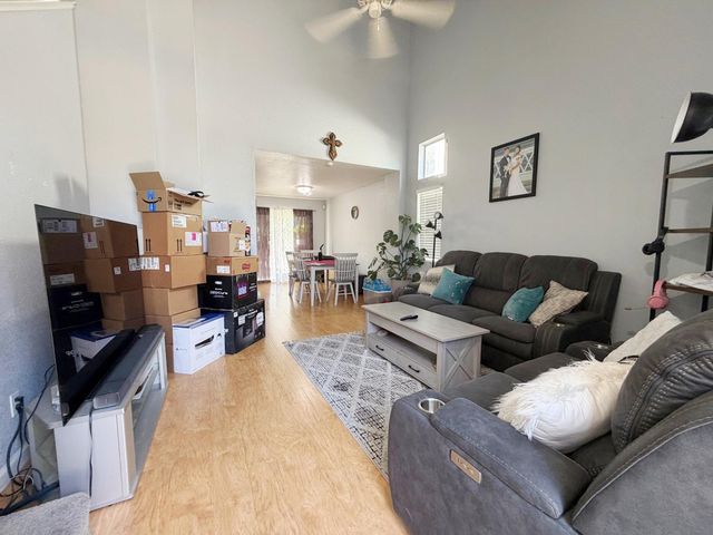 9572 S Coast Ln, Elk Grove, CA 95758