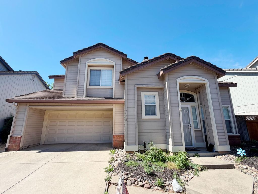 9572 S Coast Ln, Elk Grove, CA 95758