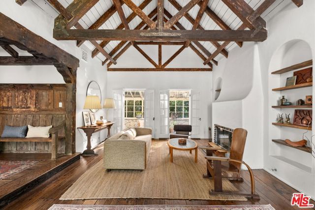 20 Latimer Road, Santa Monica, CA 90402